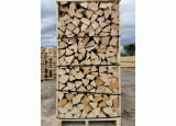 Štiepané palivové drevo uložené na palete